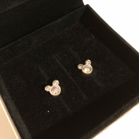 Pandora mickey studs - Picture 1 of 2